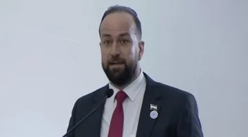 وزير الإعلام السوري: هكذا احتضنت المملكة سوريا الجديدة وقدمتها للعالم العربي